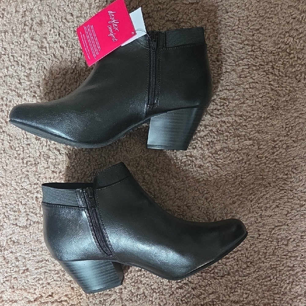 $15 or 2/$25Memorial Day Sale Dexflex comfort Black Ankle Booties Low Block Heel